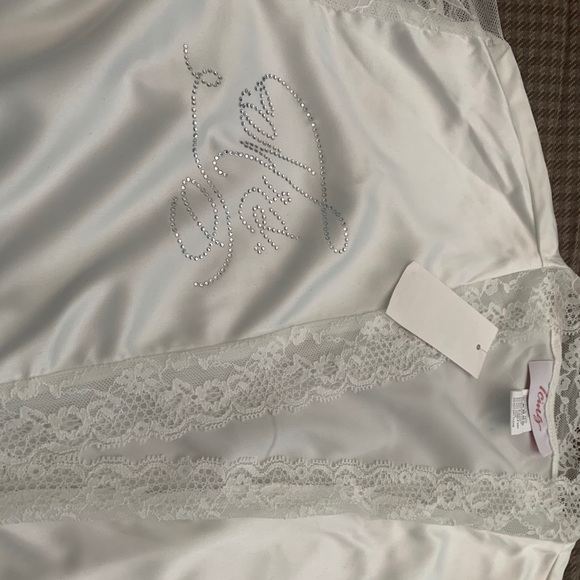 Bride Robe - Picture 2 of 4